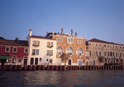 eu01049.jpg